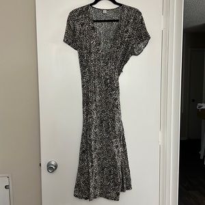 Old navy tie wrap dress size large